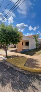 Bela casa em condomínio com 3 quartos.