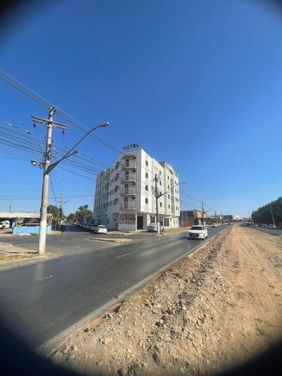 Belo prédio com 56 suítes e bem localizado próximo ao Aeroporto Marechal Rondon.