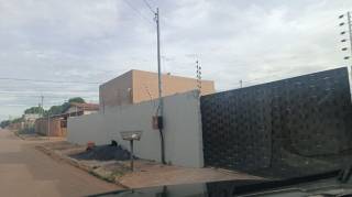 Bela casa com 2 quartos.