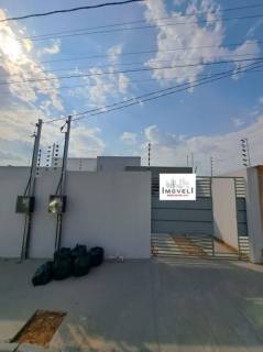 Bela casa com 3 quartos.