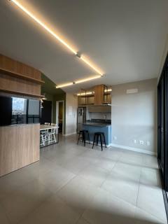 Belo apartamento com uma suíte.