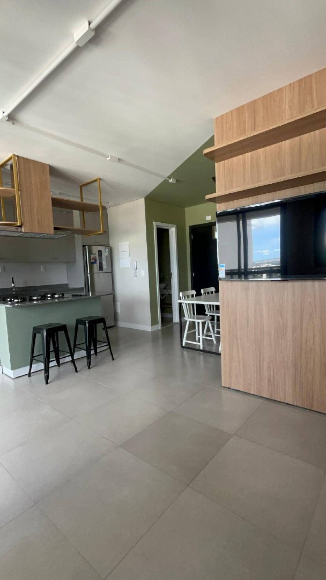 Ótimo apartamento com uma suíte.