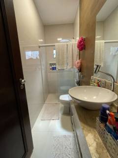 Belíssima casa com 2 quartos.