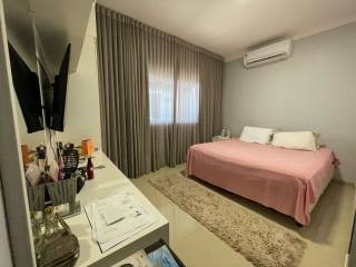 Belíssima casa com 2 quartos.