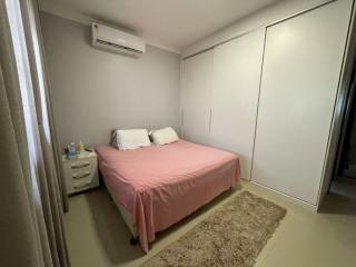 Belíssima casa com 2 quartos.