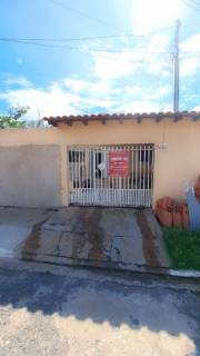 Ótima casa com 2 quartos.