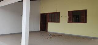 Ótima casa com 2 quartos.