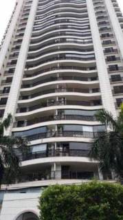 Excelente apartamento com 5 quartos.