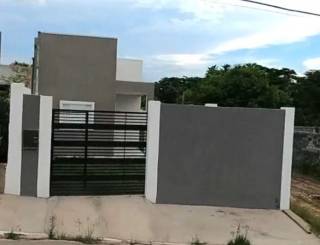 Bela casa com 2 quartos.