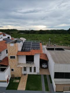 Bela casa com 3 quartos no Condomínio Santa Rosa.