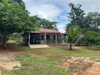 Casa em sítio com 2 quartos.