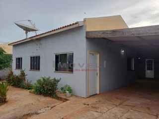 Bela casa com 3 quartos.