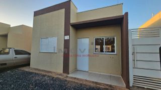 Bela casa com 2 quartos no Condomínio Tuiuiú