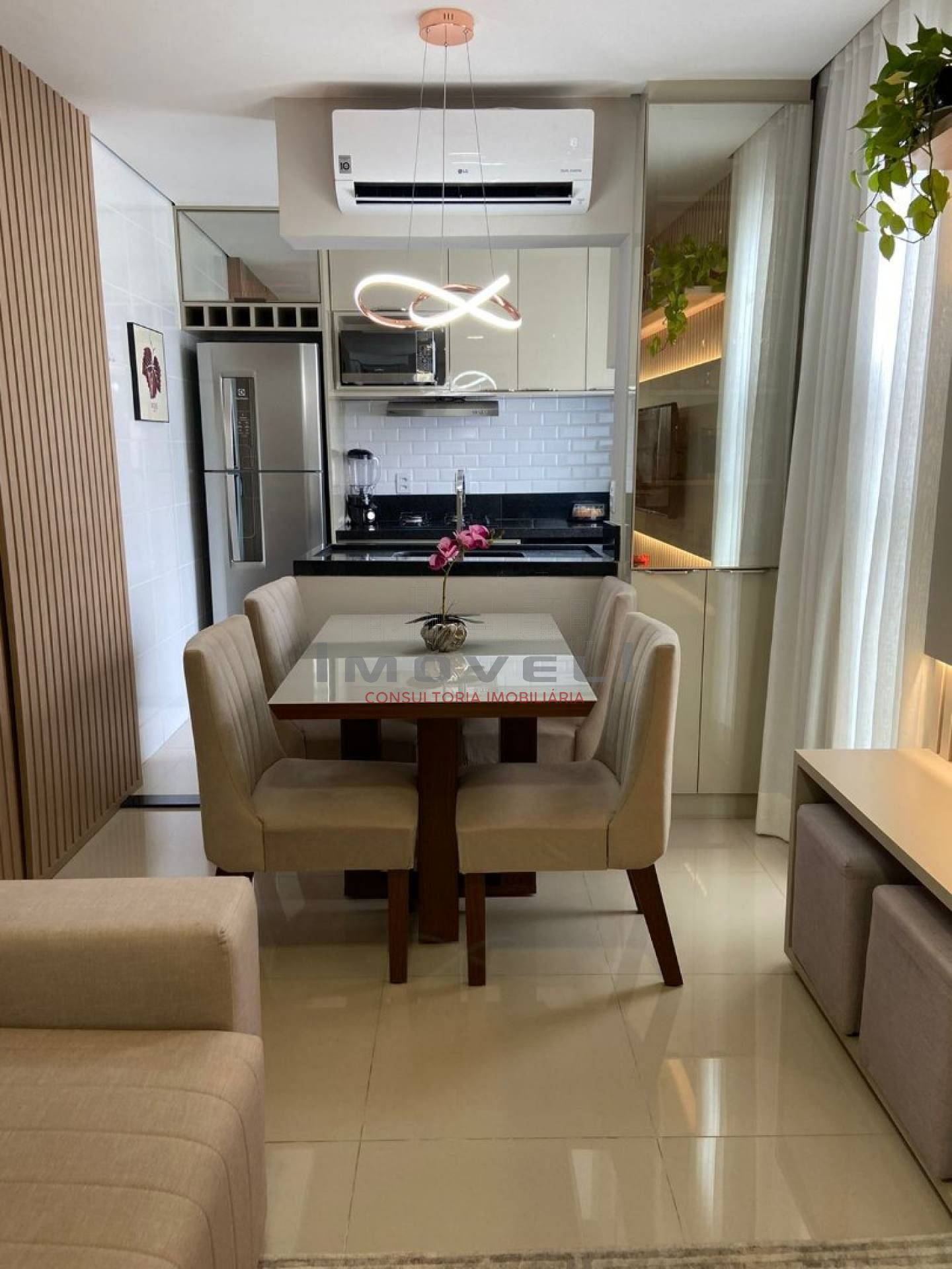 Ótimo apartamento com 2 quartos.