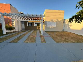 Bela casa com 3 quartos.