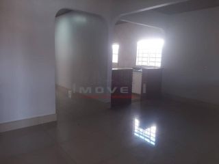 Ótima casa com 3 quartos.