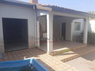 Ótima casa com 3 quartos.