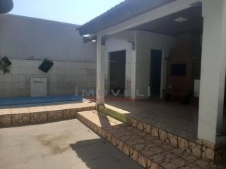 Ótima casa com 3 quartos.