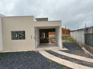 Bela casa com 3 quartos.