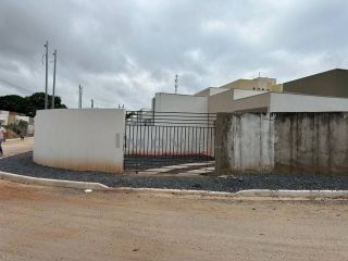 Bela casa com 3 quartos.