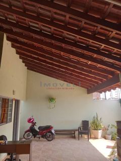 Ótima casa com 3 quartos.