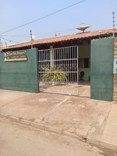 Ótima casa com 3 quartos.