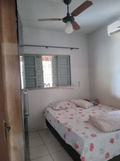 Ótima casa com 3 quartos.