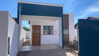 Casa com Suíte no bairro Maria Izabel