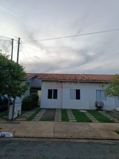 Casa com 2/4 no Condomínio Rubi em Vázrzea Grande