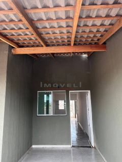 Casa com 2/4 sendo 1 suíte no Canelas