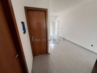 Casa com 2/4 sendo 1 suíte no Canelas