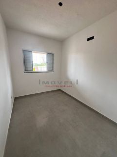 Casa com 2/4 sendo 1 suíte no Canelas