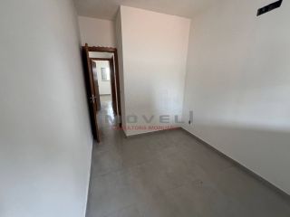 Casa com 2/4 sendo 1 suíte no Canelas