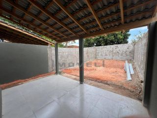 Casa com 2/4 sendo 1 suíte no Canelas