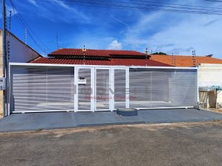 Excelente casa no Bairro Canelas