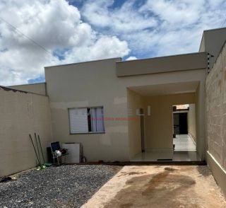 Casa com 2/4 sendo 1 suíte no bairro Canelas em Várzea grande
