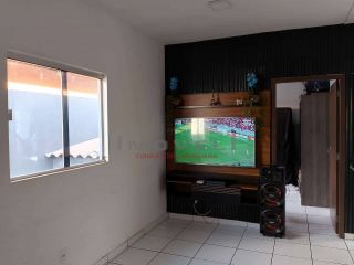 LINDA CASA COM PISCINA E CHURRASQUEIRA, COM 2 QUARTOS SENDO 1 SUITE,SALA,COZINHA E AREA DE SERVIÇO COBERTA