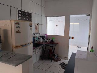 LINDA CASA COM PISCINA E CHURRASQUEIRA, COM 2 QUARTOS SENDO 1 SUITE,SALA,COZINHA E AREA DE SERVIÇO COBERTA