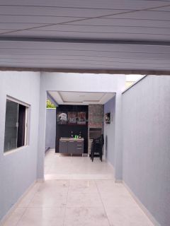 LINDA CASA COM PISCINA E CHURRASQUEIRA, COM 2 QUARTOS SENDO 1 SUITE,SALA,COZINHA E AREA DE SERVIÇO COBERTA