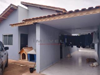 LINDA CASA COM PISCINA E CHURRASQUEIRA, COM 2 QUARTOS SENDO 1 SUITE,SALA,COZINHA E AREA DE SERVIÇO COBERTA