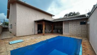 Casa com 3 Suítes, Piscina e Varanda Gourmet a Poucos Minutos do Centro de Várzea Grande