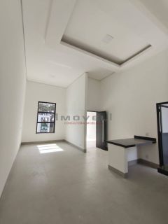 CASA EM CUIABA PARQUE ORAHA   Terreno 6x30=180 Área Construída 99,75  Porcelanato Incepa Piso 90x90 Parede WC 90x90 Parede Coz/Lav 60x1,20  Esquadrias em alumínio preto com alizar.  Portas de madeira  Metais Rainha    Casa Unifamiliar  03 Qtos sendo 1 Sui