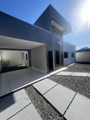 LINDA CASA NO BAIRRO ICARAI SENDO 3 QUARTOS-SALA-COZINHA-BANHEIRO SOCIAL-AREA DE SERVIÇO COBERTA