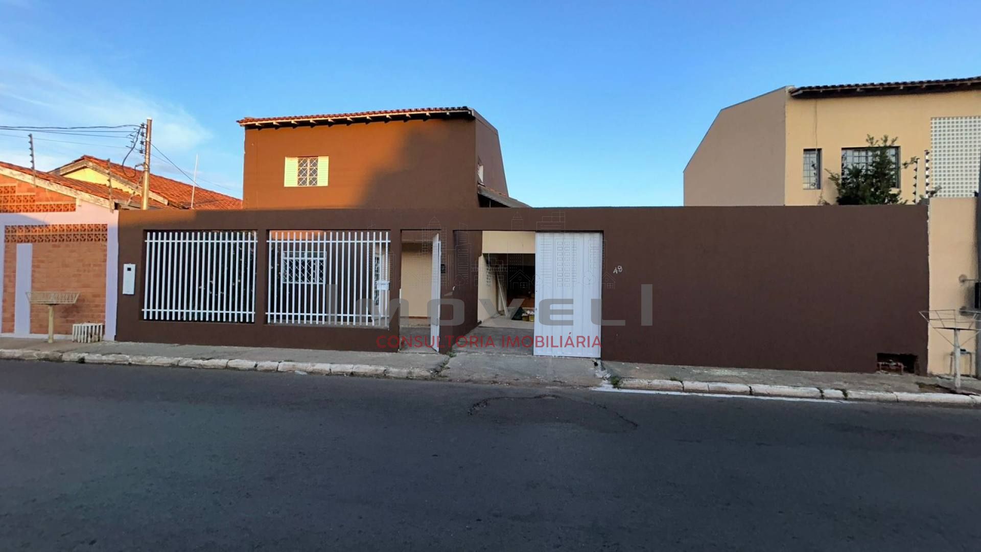 Sobrado Para Vender com 3 quartos 1 suítes no bairro Centro Sul em Várzea Grande