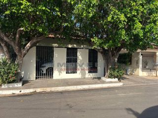 CASA  Á VENDA NO CANELAS