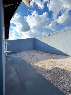 CASA Á VENDA NO VITORIA REGIA