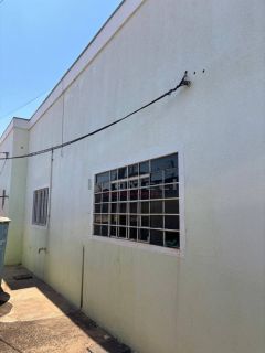 CASA Á VENDA NO BAIRRO PETRÓPOLIS (CHAPÉU DO SOL)