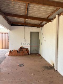 CASA Á VENDA NO BAIRRO PETRÓPOLIS (CHAPÉU DO SOL)