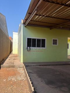 CASA Á VENDA NO BAIRRO PETRÓPOLIS (CHAPÉU DO SOL)