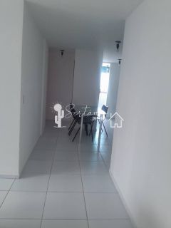 Aluga apartamento mobiliado em Boa Viagem, próximo ao colégio Santa Maria.